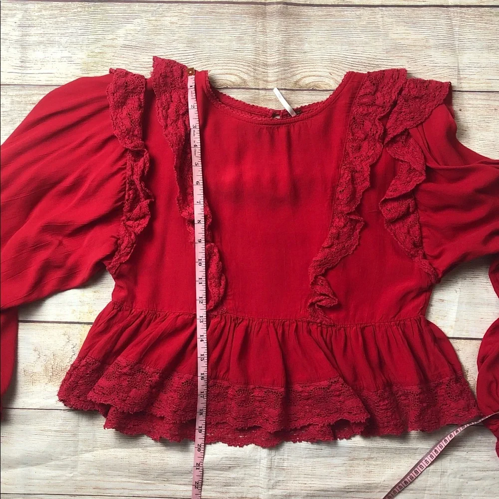 Free People Take It‎ Easy peplum blouse in red with lace trim 💙